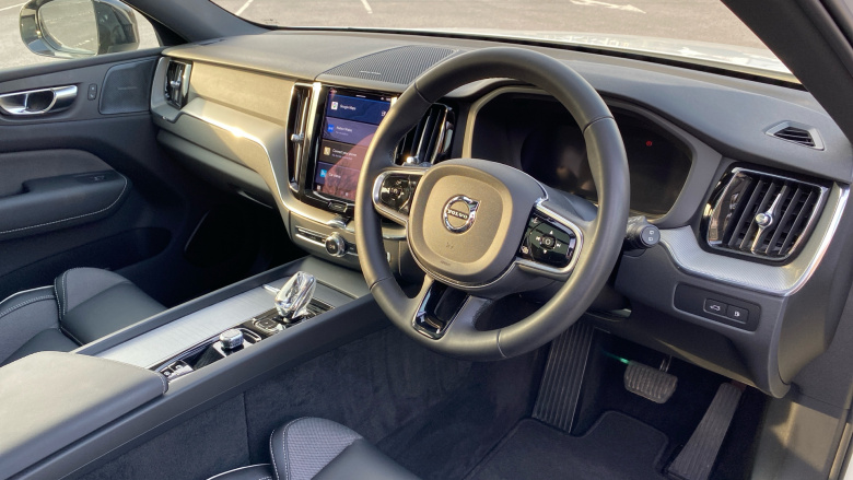 Volvo XC60 2.0 T6 [350] RC PHEV Plus Dark 5dr AWD Geartronic Estate